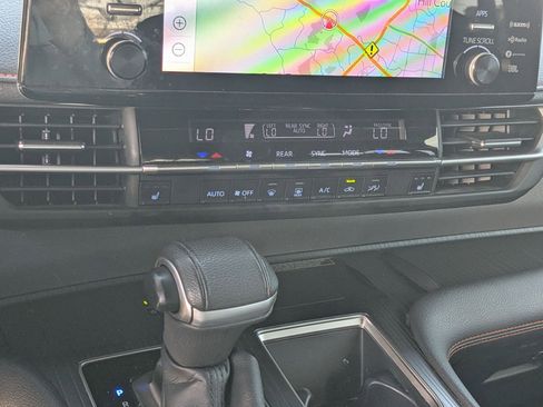 Used 2022 Toyota Sienna XSE w/ XSE Plus Package image 18