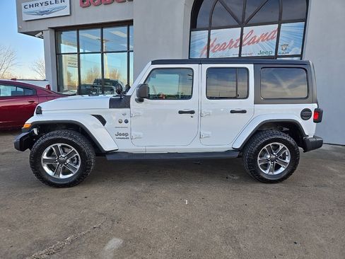 Used 2018 Jeep Wrangler Unlimited Sahara image 5