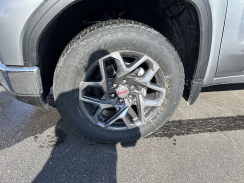 New 2026 GMC Sierra 1500 SLE w/ X31 Off-Road Package image 3