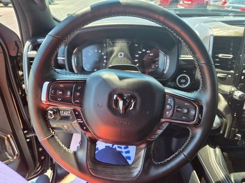 Used 2025 RAM 1500 Limited AWD/4WD image 3