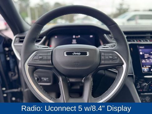 Used 2024 Jeep Grand Cherokee Altitude image 13