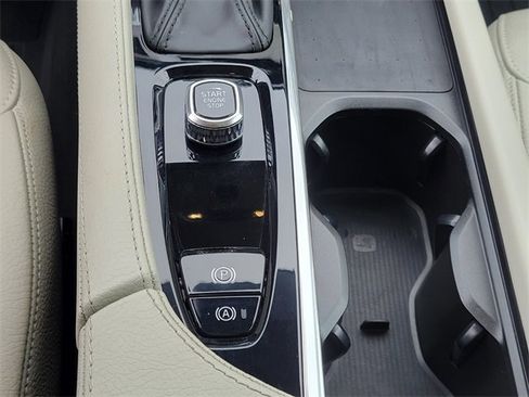 Used 2022 Volvo XC90 T5 Momentum w/ Climate Package image 25