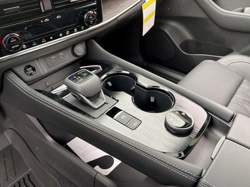 New 2026 Nissan Rogue Platinum image 15