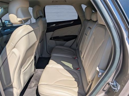 Used 2018 Lincoln MKC Reserve w/ Lincoln MKC Climate Package image 11
