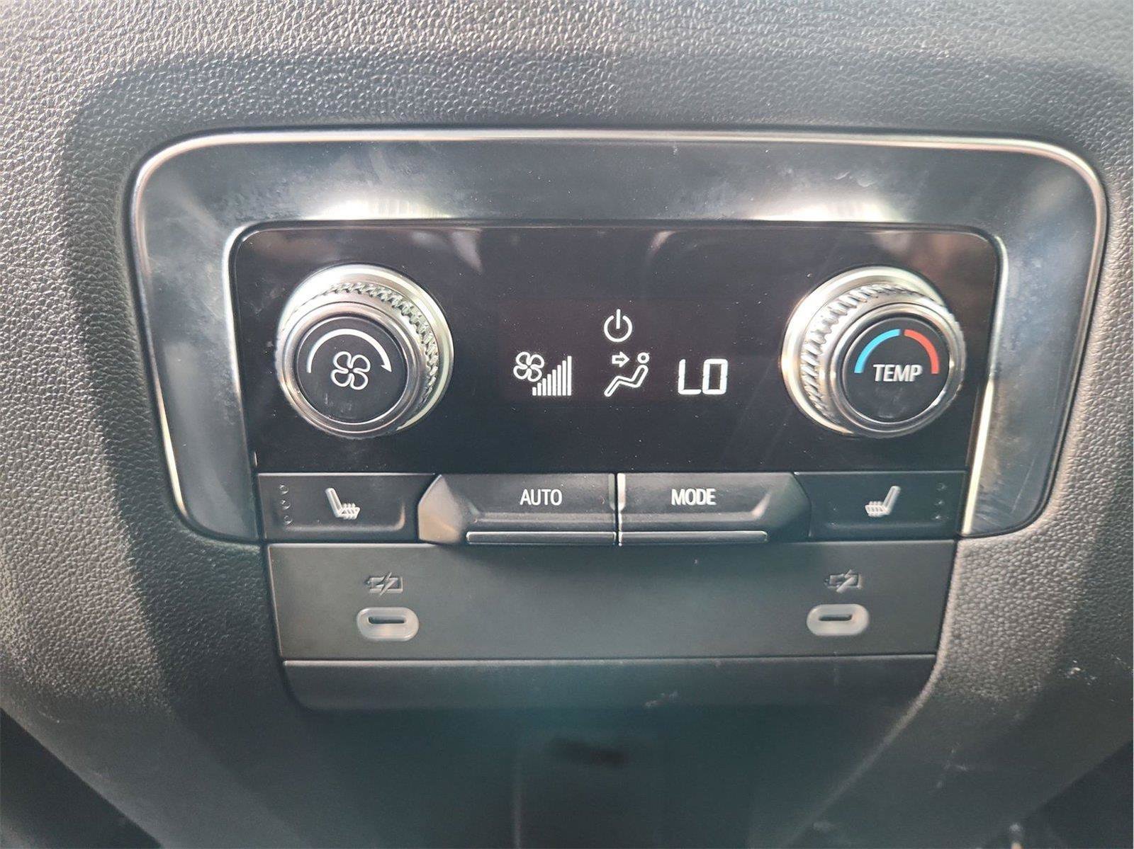 Certified 2023 GMC Yukon AT4 w/ AT4 Premium Plus Package AWD/4WD image 22