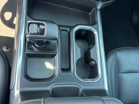 Used 2022 Chevrolet Silverado 1500 LTZ w/ LTZ Convenience Package II AWD/4WD image 13