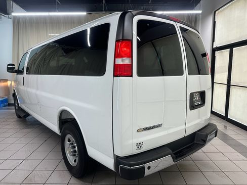 Used 2025 Chevrolet Express 3500 LT w/ LT Preferred Equipment Group RWD image 10