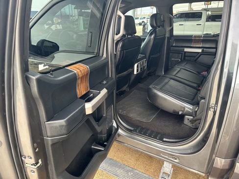 Used 2019 Ford F150 Lariat w/ Trailer Tow Package image 28