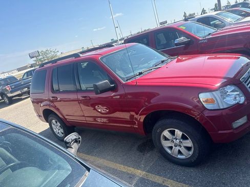 Used 2010 Ford Explorer XLT AWD/4WD image 2
