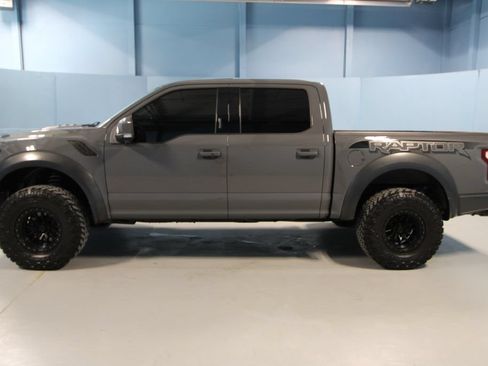 Used 2018 Ford F150 Raptor w/ Equipment Group 802A Luxury AWD/4WD image 32