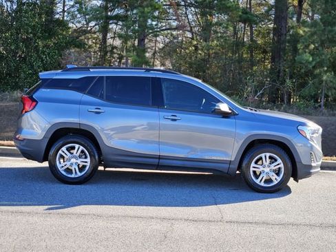 Used 2019 GMC Terrain SLE w/ Driver Convenience Package image 4