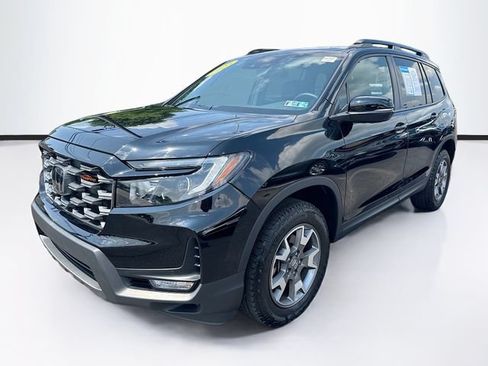 Used 2023 Honda Passport TrailSport image 3