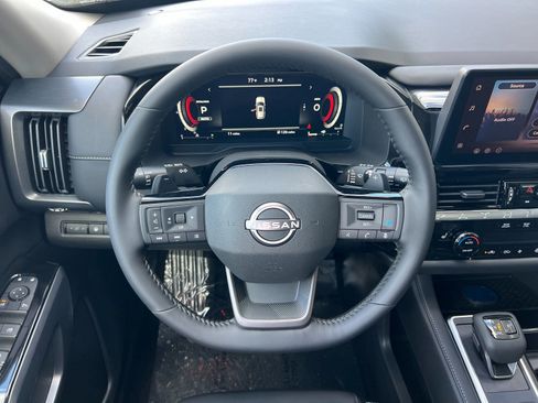 New 2026 Nissan Pathfinder SL image 13