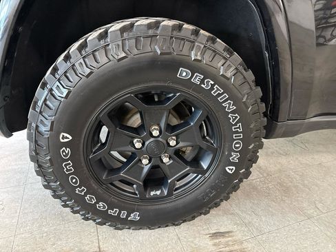 Used 2015 Jeep Grand Cherokee Altitude image 60