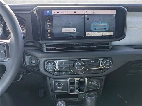 Used 2024 Jeep Gladiator Sport image 12