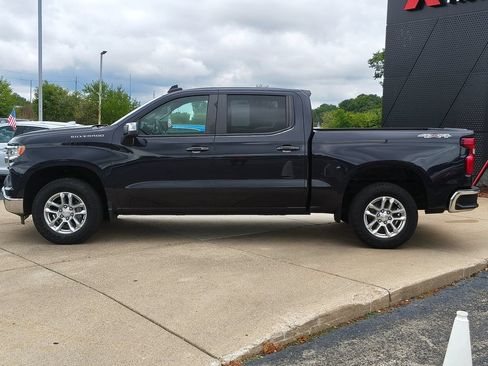 Used 2023 Chevrolet Silverado 1500 LT AWD/4WD image 19