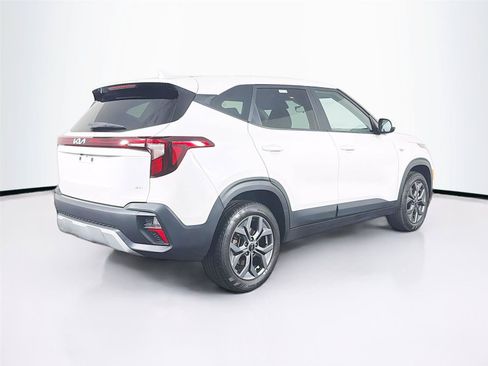 Used 2024 Kia Seltos LX AWD/4WD image 11