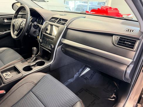Used 2015 Toyota Camry SE FWD image 23