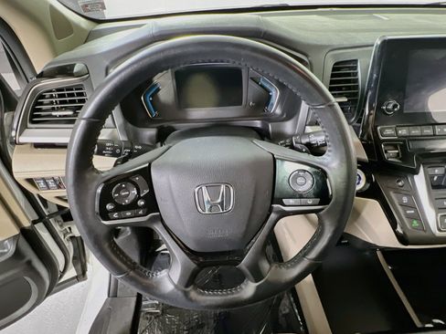 Used 2023 Honda Odyssey Touring image 11