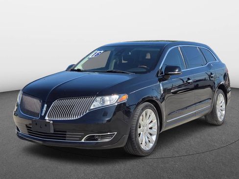 Used 2016 Lincoln MKT AWD image 2