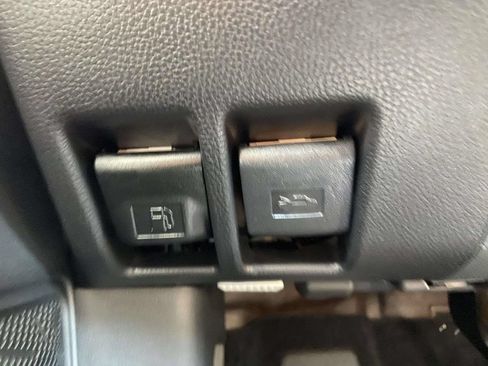 Used 2025 Toyota RAV4 XLE w/ Convenience Package FWD image 33