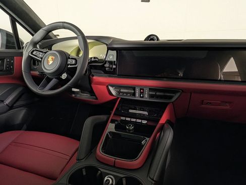New 2026 Porsche Cayenne GTS AWD/4WD image 22