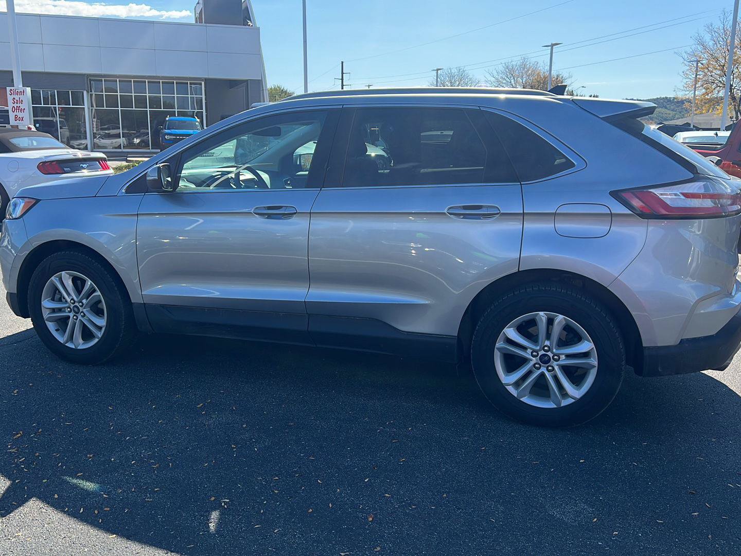 Used 2020 Ford Edge SEL w/ Convenience Package AWD/4WD image 9