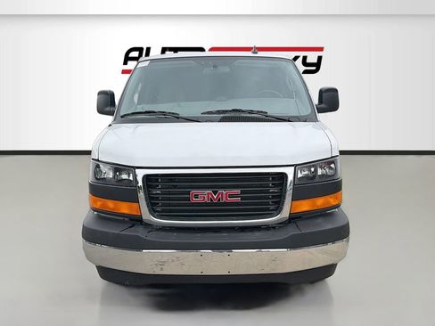 Used 2025 GMC Savana 2500 w/ Driver Convenience Package RWD image 2