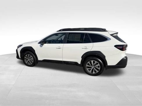Certified 2025 Subaru Outback Premium AWD/4WD image 5