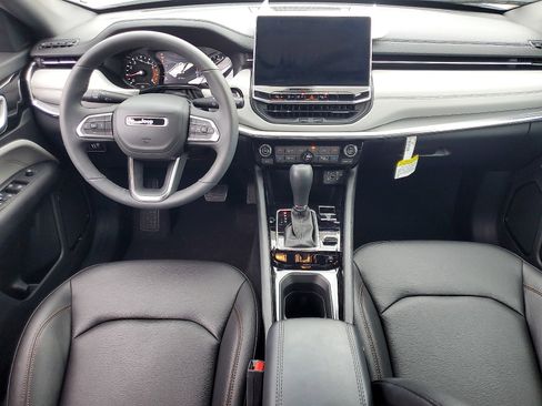 Used 2023 Jeep Compass Limited image 15