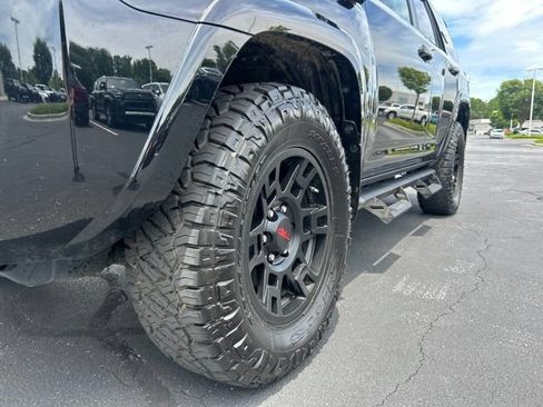 Used 2023 Toyota 4Runner TRD Off-Road Premium w/ Moonroof Package AWD/4WD image 14
