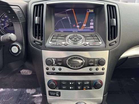 Used 2013 INFINITI G37 x Coupe w/ Premium Pkg image 16