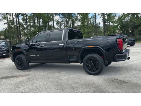 Certified 2024 GMC Sierra 2500 Denali Ultimate AWD/4WD image 6
