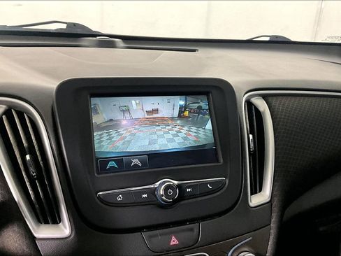 Used 2018 Chevrolet Malibu LS image 20