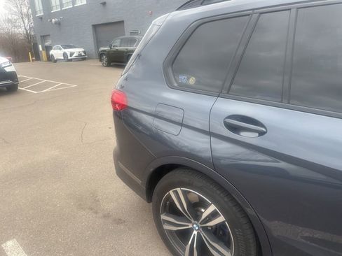 Used 2020 BMW X7 M50i image 8