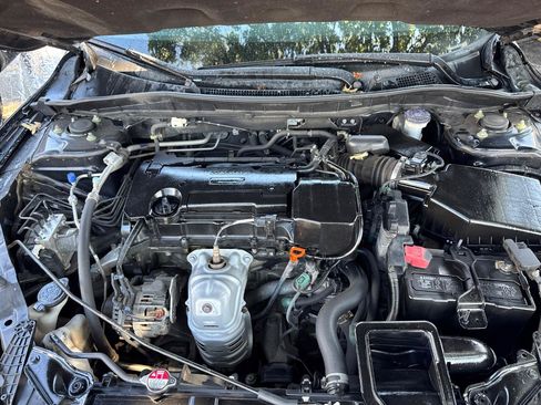 Used 2017 Honda Accord LX image 6