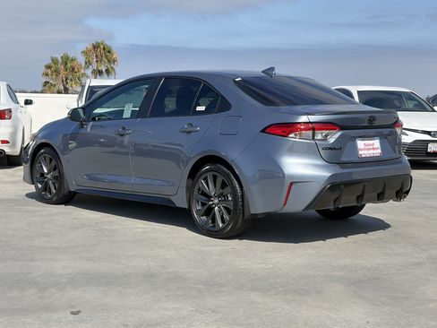 Certified 2025 Toyota Corolla SE FWD image 5