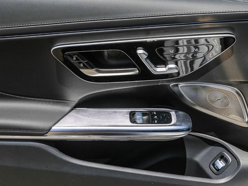 Used 2024 Mercedes-Benz CLE 300 4MATIC Coupe image 21