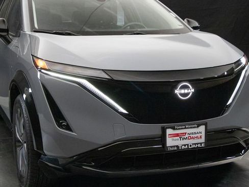 Used 2024 Nissan Ariya AWD image 3