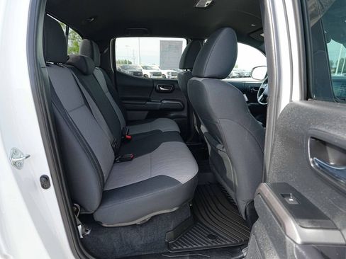 Used 2023 Toyota Tacoma TRD Off-Road AWD/4WD image 23