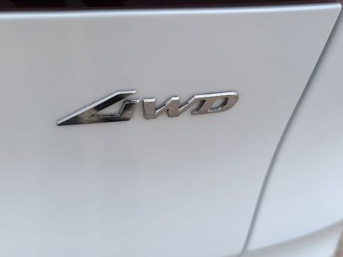 Used 2024 Genesis GV70 2.5T w/ Advanced Package AWD/4WD image 19