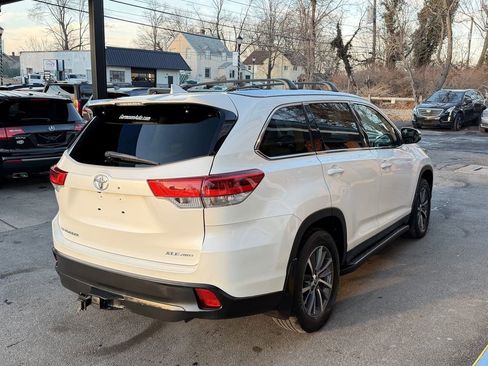 Used 2019 Toyota Highlander XLE image 5