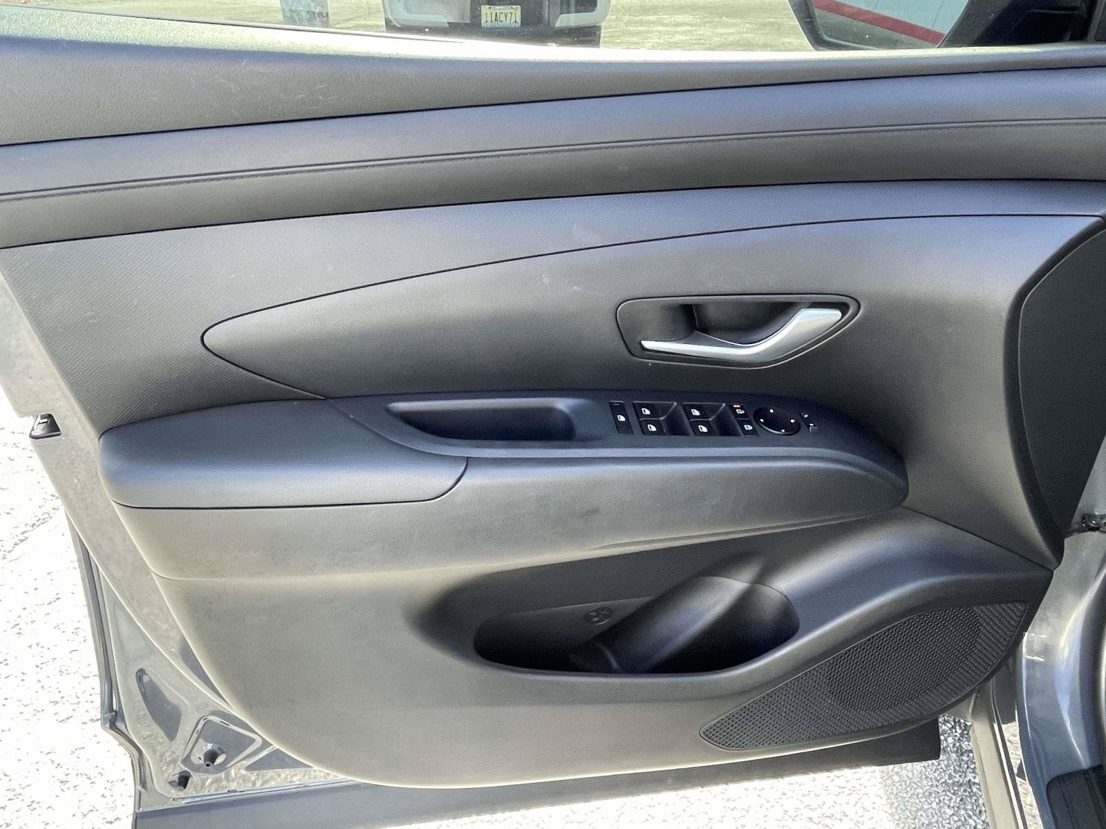 Used 2025 Hyundai Tucson SE FWD image 14