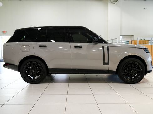 Used 2025 Land Rover Range Rover Autobiography AWD/4WD image 19