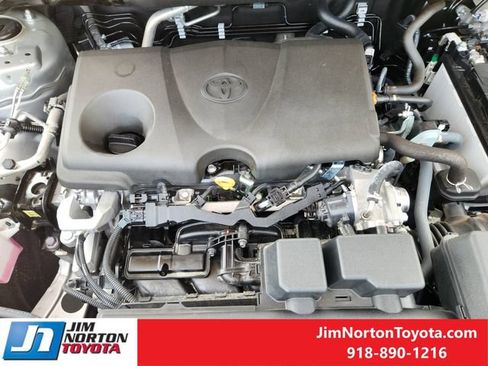 Used 2025 Toyota RAV4 XLE AWD/4WD image 30