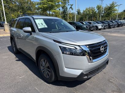 New 2025 Nissan Pathfinder SV