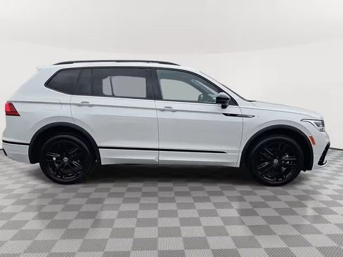Used 2021 Volkswagen Tiguan SE R-Line AWD/4WD image 2