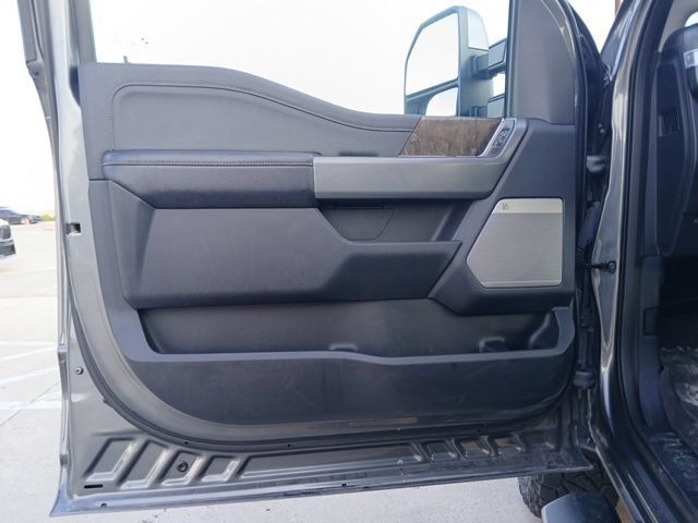 Used 2023 Ford F250 Lariat w/ Sport Appearance Package AWD/4WD image 19