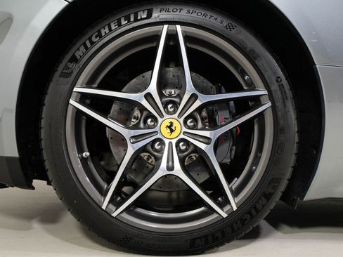 Used 2016 Ferrari California T RWD image 16