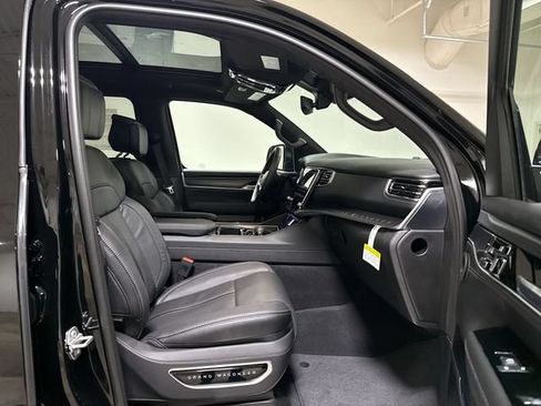 New 2026 Jeep Grand Wagoneer Summit AWD/4WD image 23